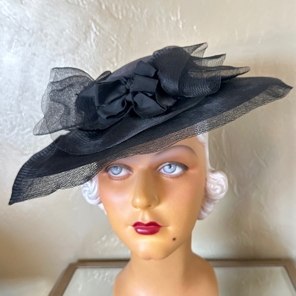 EXQUISITE 1940s\' BLACK TOPSTITCHED FABRIC & CRIN WIDE BRIM TILT HAT main image 9